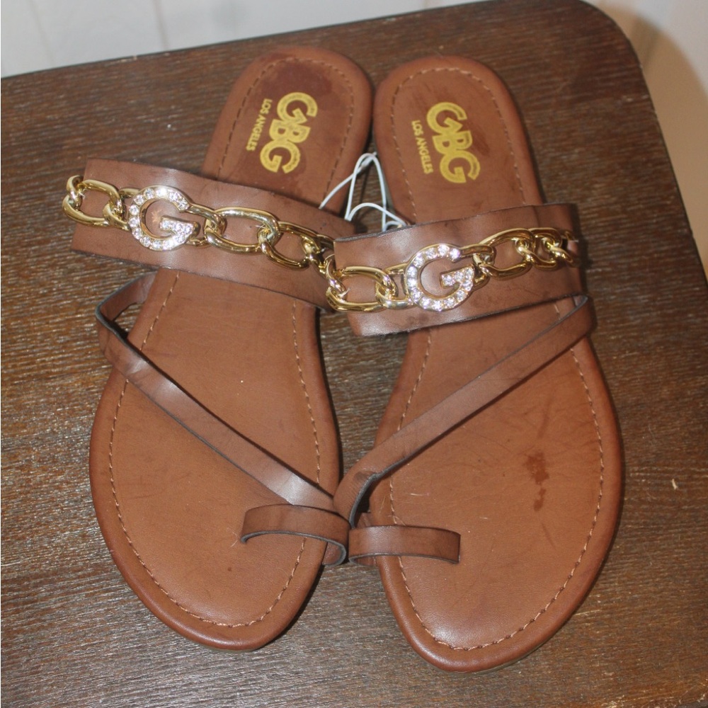 GBG Los Angeles 7.5 NEW Brown Leather Toe Insert Sandals with Gold Chain - Picture 1 of 13